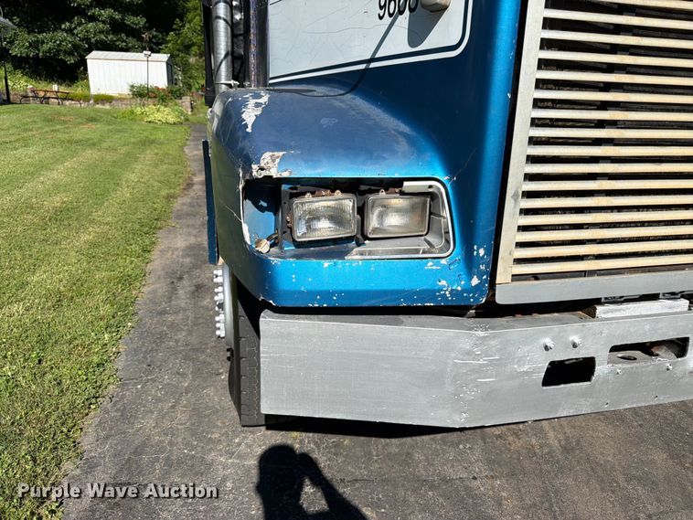 image for item FK3037 1989 Freightliner USF-1E dump truck