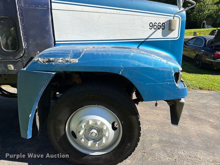 image for item FK3037 1989 Freightliner USF-1E dump truck