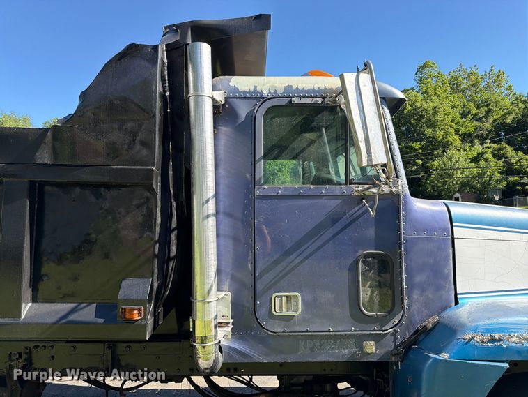 image for item FK3037 1989 Freightliner USF-1E dump truck