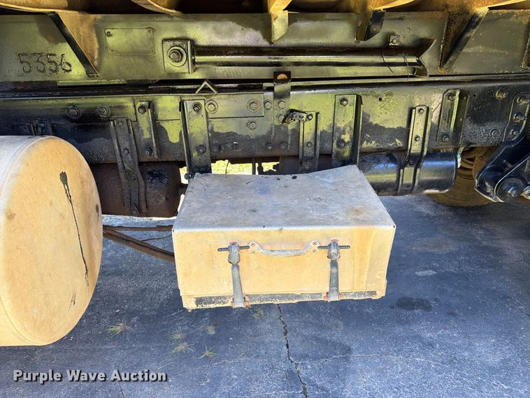 image for item FK3037 1989 Freightliner USF-1E dump truck