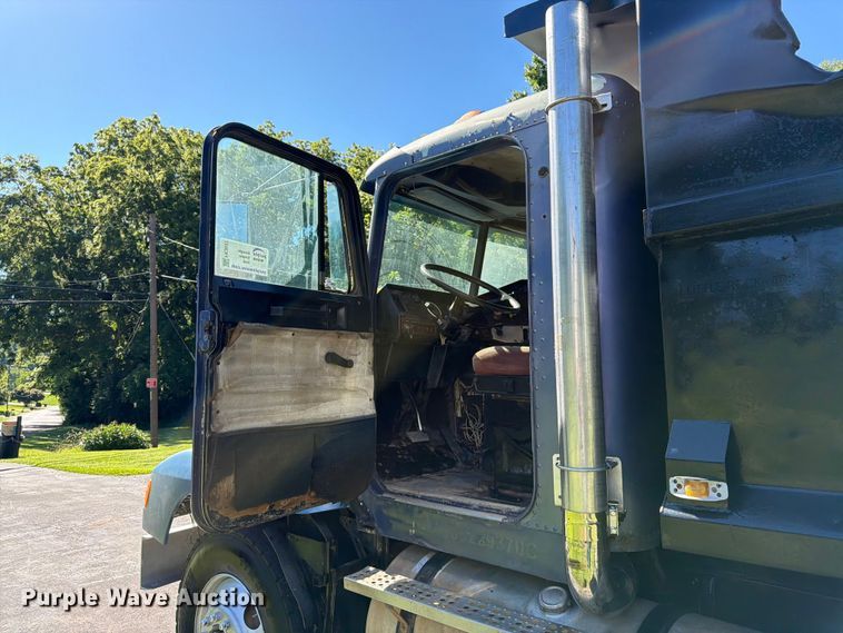 image for item FK3037 1989 Freightliner USF-1E dump truck