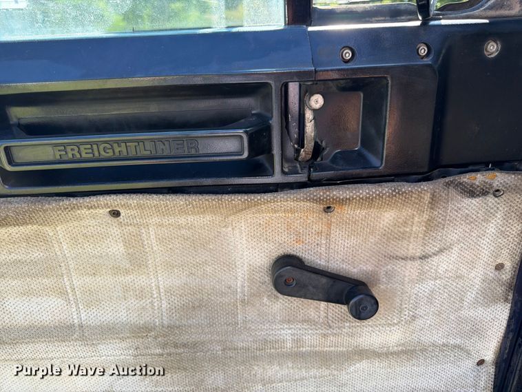 image for item FK3037 1989 Freightliner USF-1E dump truck
