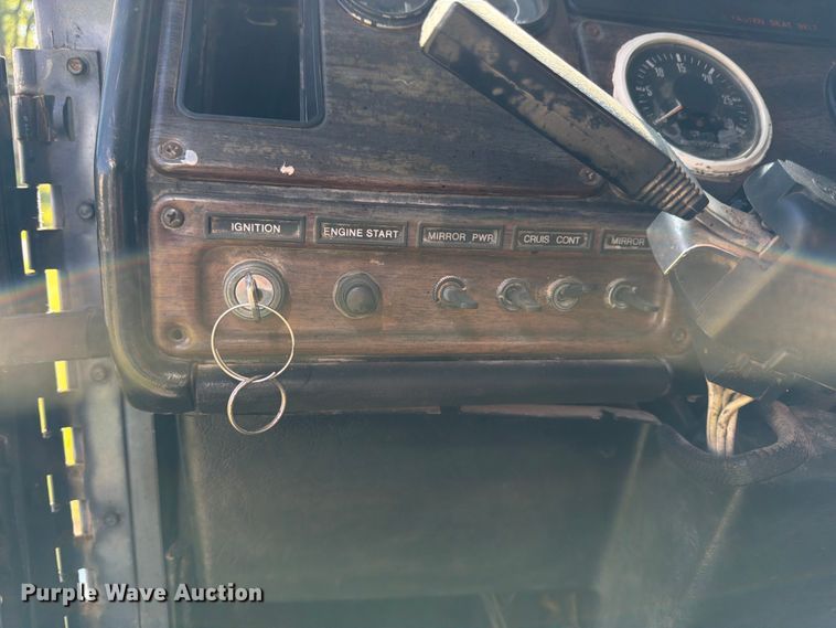image for item FK3037 1989 Freightliner USF-1E dump truck