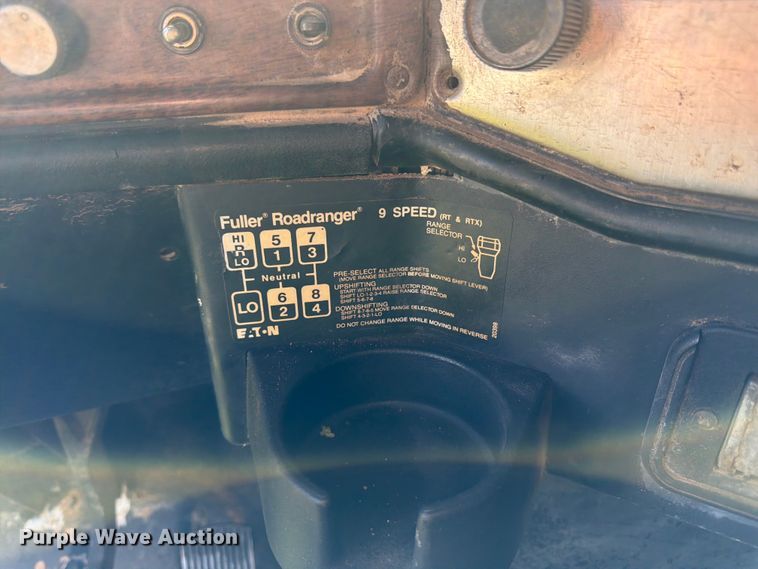 image for item FK3037 1989 Freightliner USF-1E dump truck