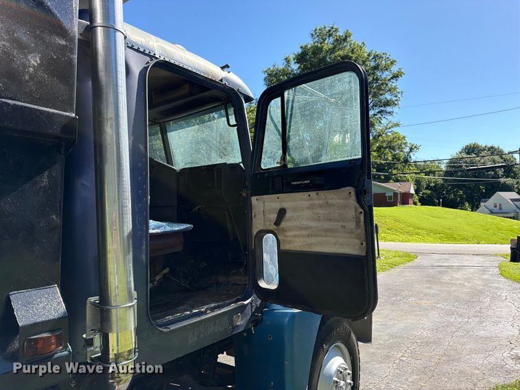 image for item FK3037 1989 Freightliner USF-1E dump truck