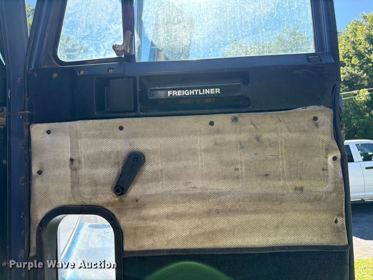 image for item FK3037 1989 Freightliner USF-1E dump truck