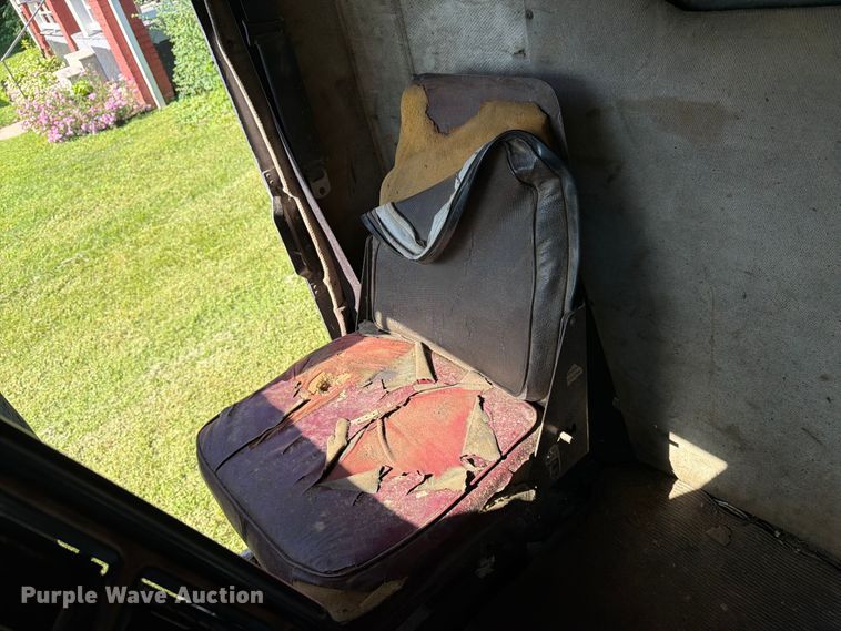 image for item FK3037 1989 Freightliner USF-1E dump truck