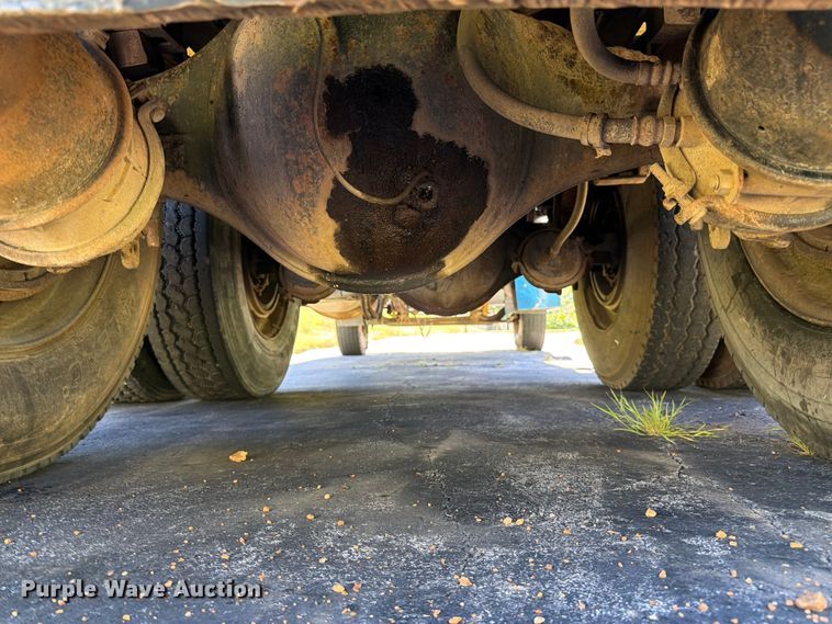 image for item FK3037 1989 Freightliner USF-1E dump truck