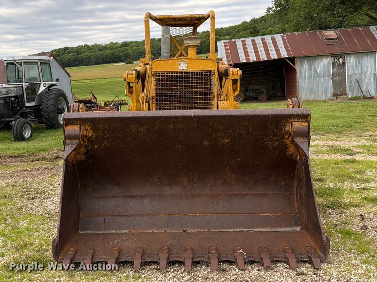 image for item FK3063 International Harvester 250A track loader