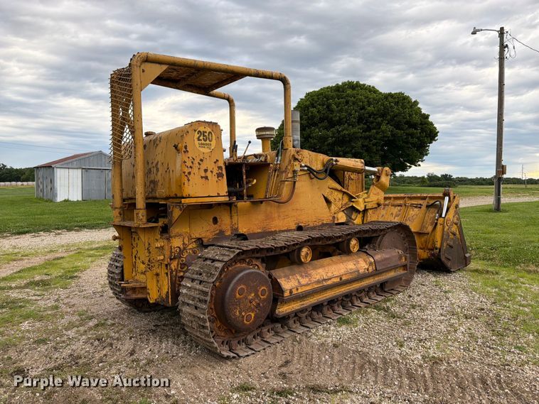 image for item FK3063 International Harvester 250A track loader