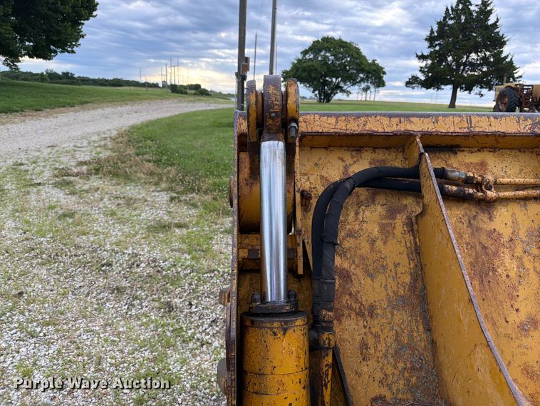 image for item FK3063 International Harvester 250A track loader