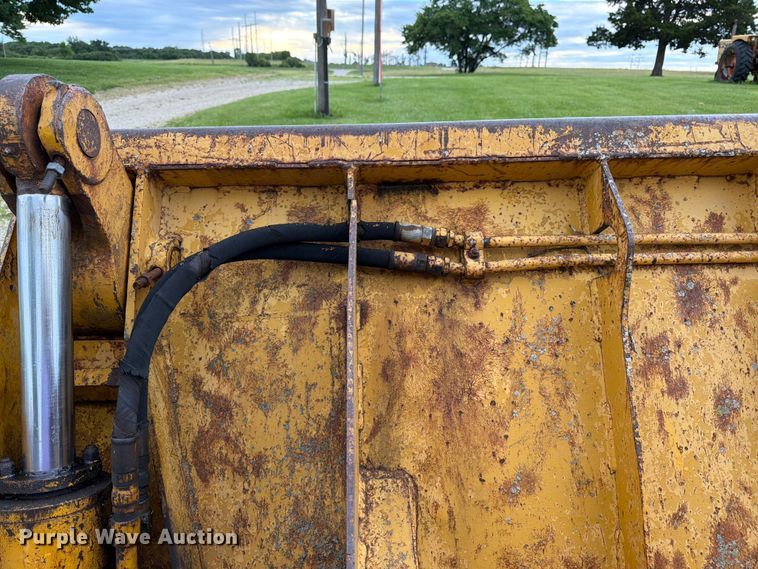 image for item FK3063 International Harvester 250A track loader