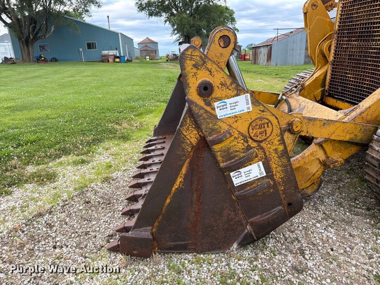 image for item FK3063 International Harvester 250A track loader