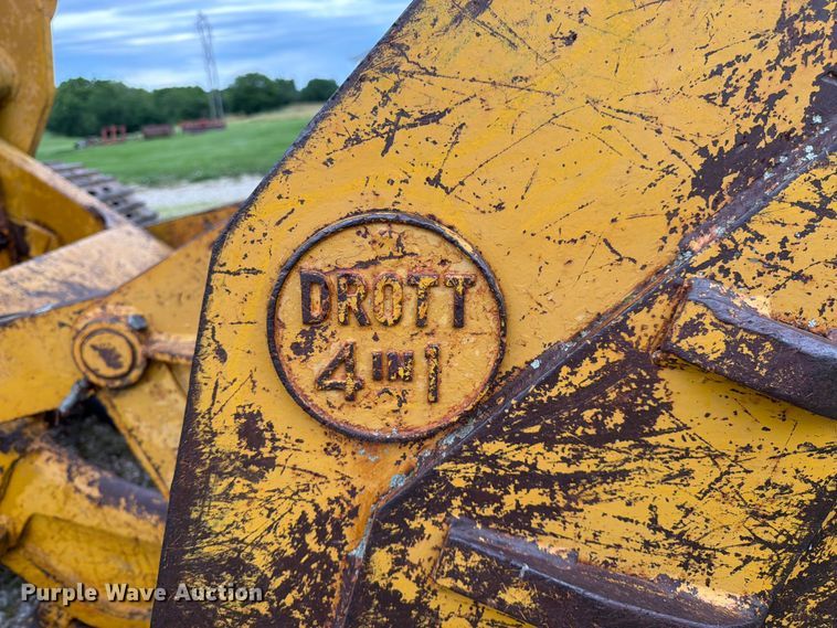 image for item FK3063 International Harvester 250A track loader