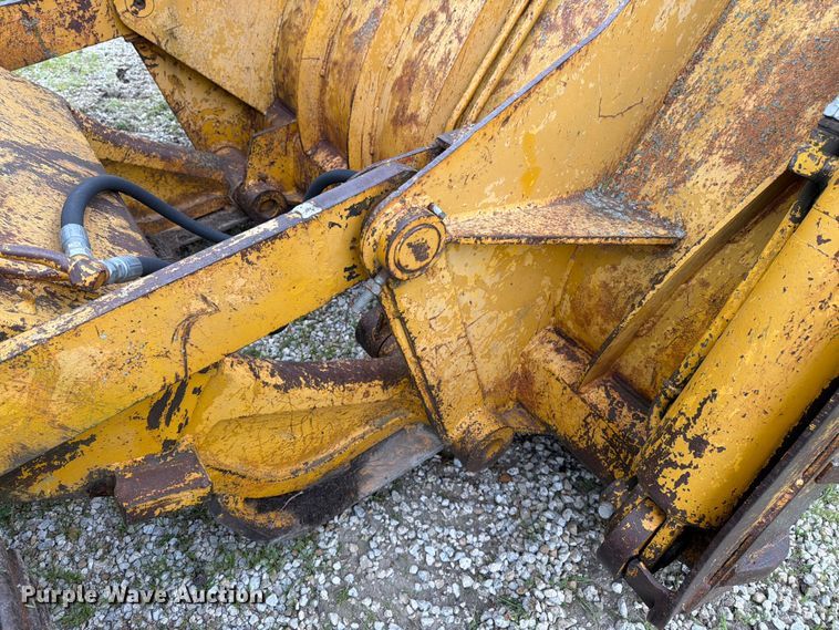 image for item FK3063 International Harvester 250A track loader