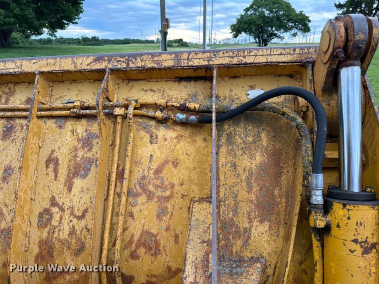 image for item FK3063 International Harvester 250A track loader