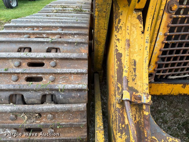 image for item FK3063 International Harvester 250A track loader