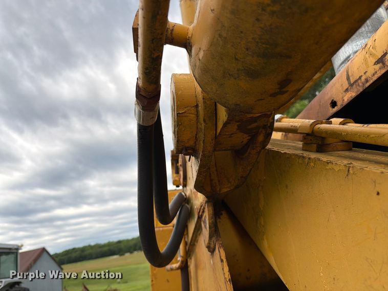 image for item FK3063 International Harvester 250A track loader
