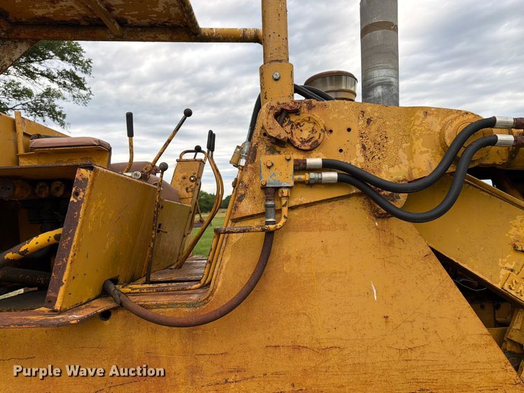 image for item FK3063 International Harvester 250A track loader