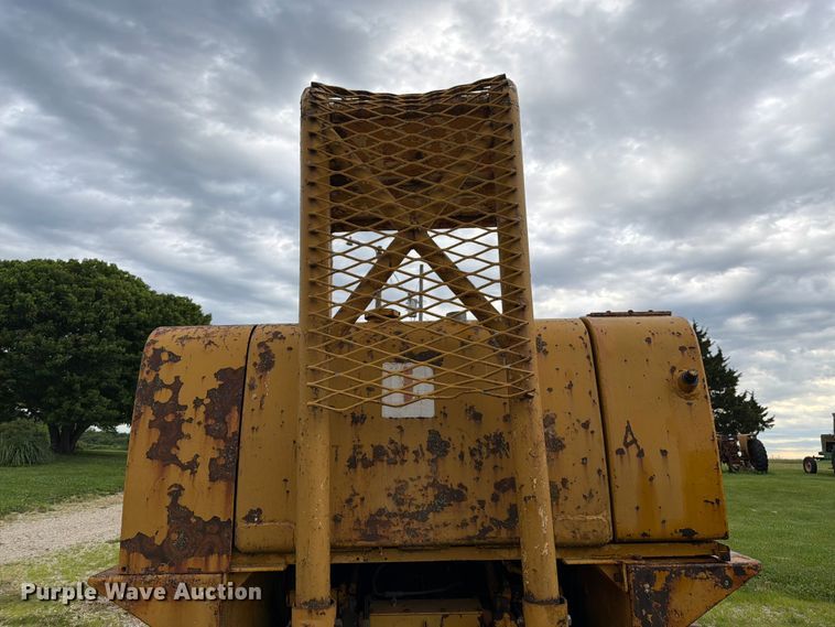 image for item FK3063 International Harvester 250A track loader