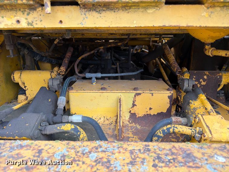 image for item FK3063 International Harvester 250A track loader