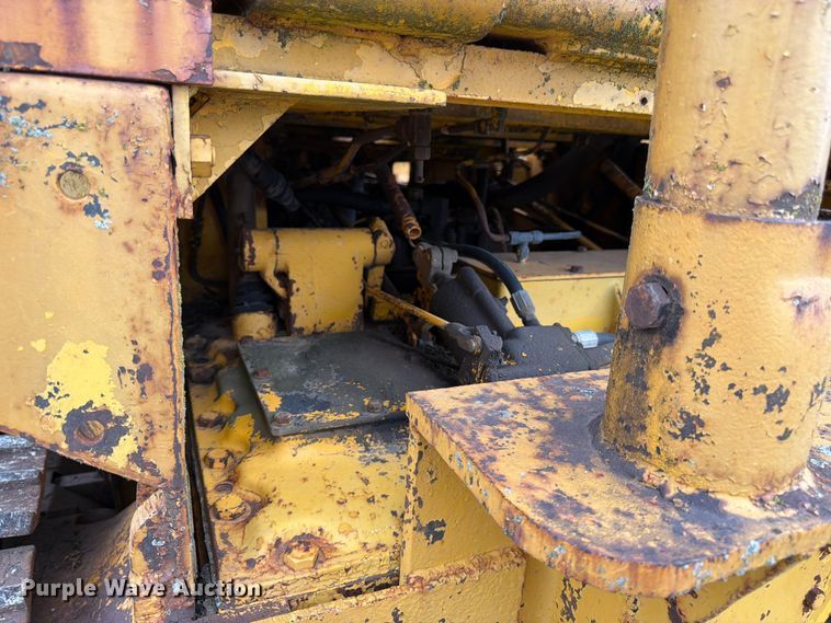 image for item FK3063 International Harvester 250A track loader