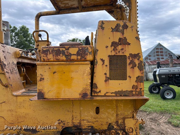 image for item FK3063 International Harvester 250A track loader