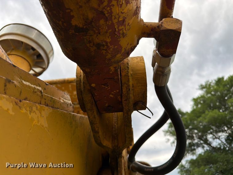 image for item FK3063 International Harvester 250A track loader