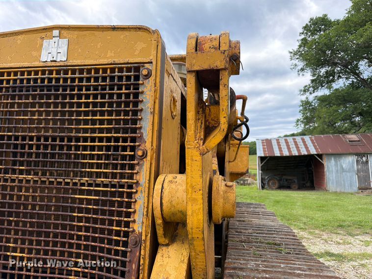image for item FK3063 International Harvester 250A track loader