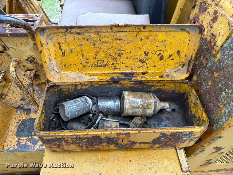 image for item FK3063 International Harvester 250A track loader