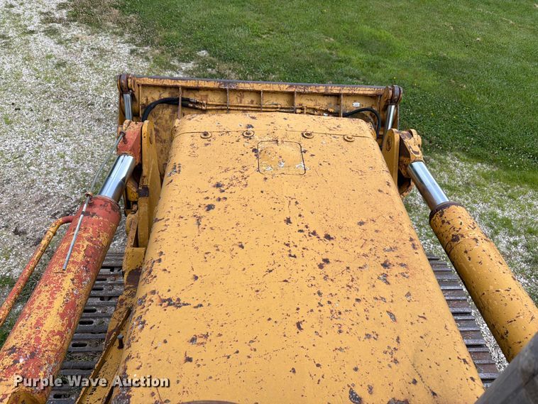 image for item FK3063 International Harvester 250A track loader