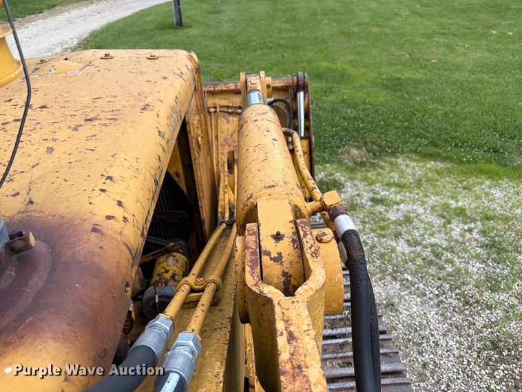 image for item FK3063 International Harvester 250A track loader