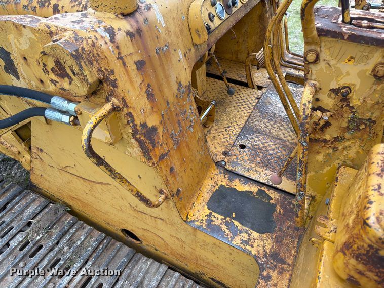 image for item FK3063 International Harvester 250A track loader