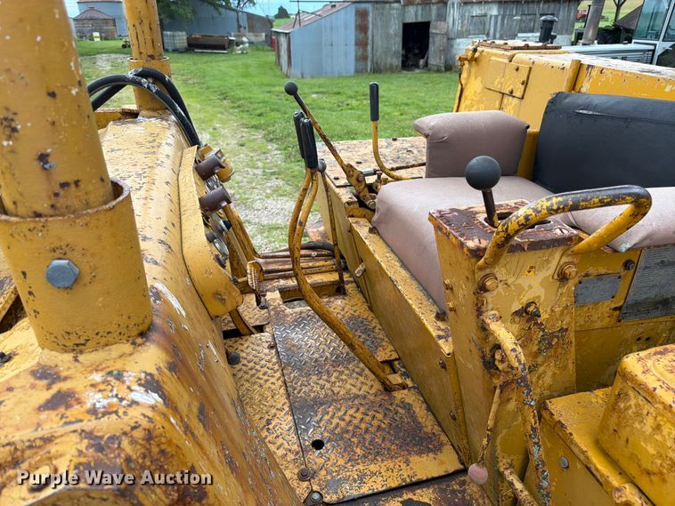 image for item FK3063 International Harvester 250A track loader