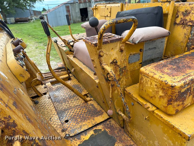 image for item FK3063 International Harvester 250A track loader