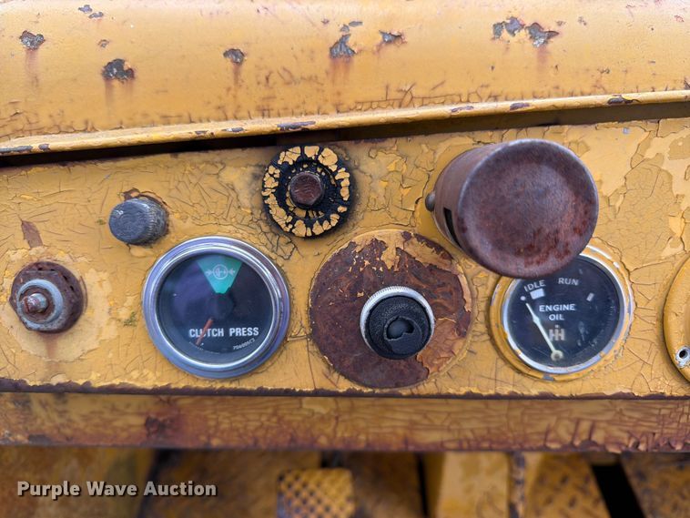 image for item FK3063 International Harvester 250A track loader
