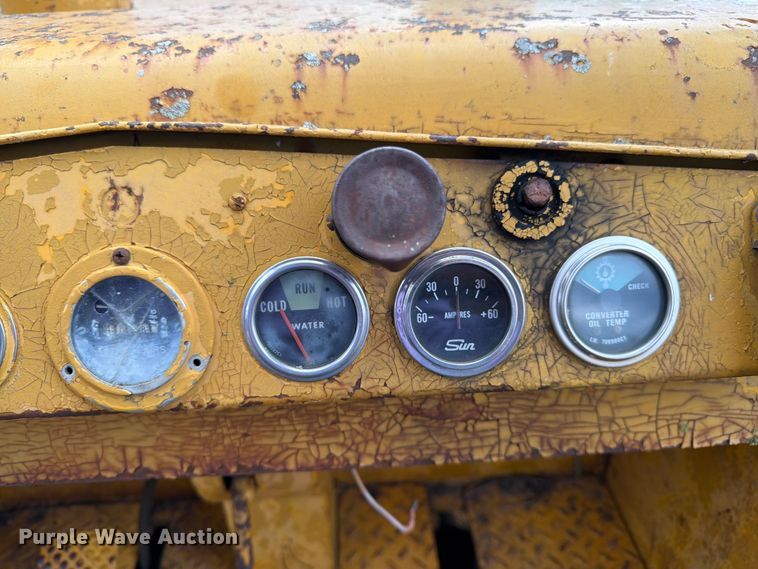 image for item FK3063 International Harvester 250A track loader