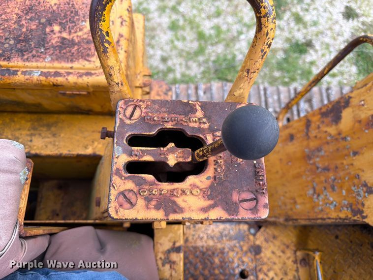 image for item FK3063 International Harvester 250A track loader