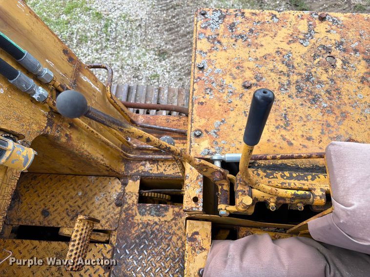 image for item FK3063 International Harvester 250A track loader