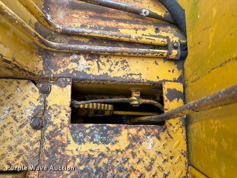image for item FK3063 International Harvester 250A track loader