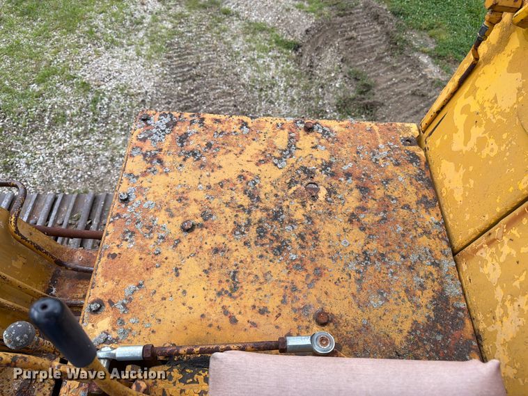 image for item FK3063 International Harvester 250A track loader