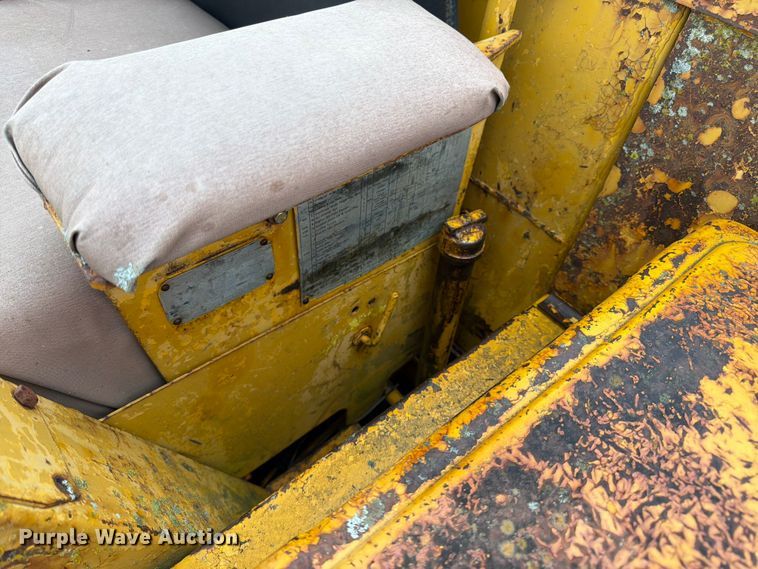 image for item FK3063 International Harvester 250A track loader