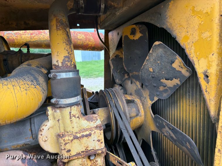 image for item FK3063 International Harvester 250A track loader