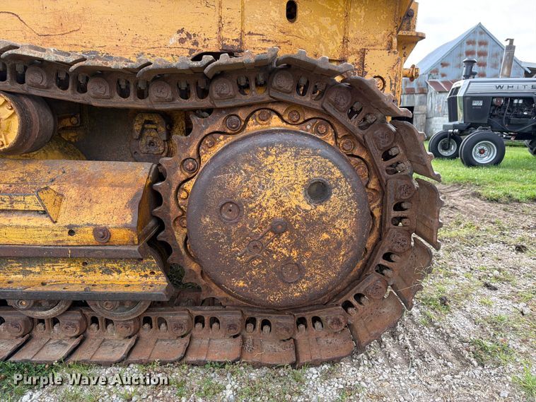 image for item FK3063 International Harvester 250A track loader