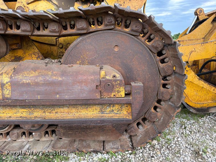image for item FK3063 International Harvester 250A track loader