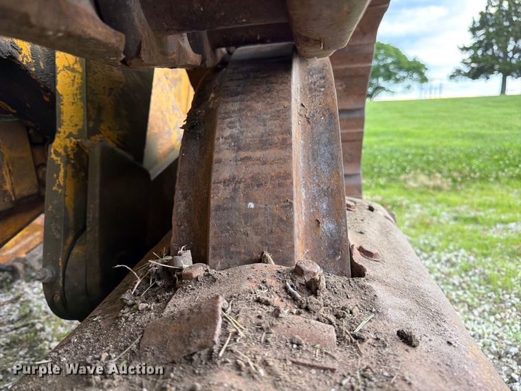 image for item FK3063 International Harvester 250A track loader