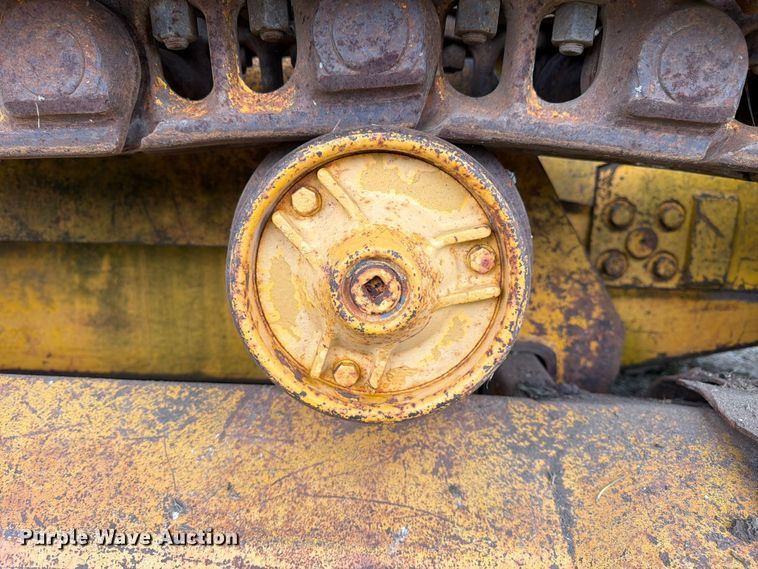 image for item FK3063 International Harvester 250A track loader
