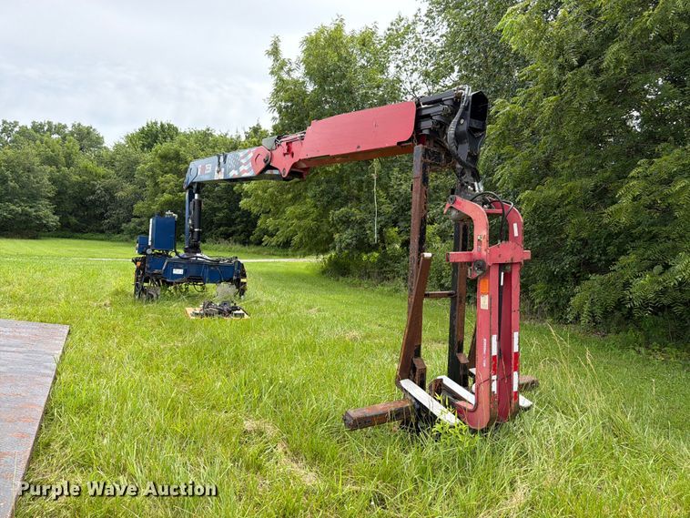 image for item FK3085 2007 Hiab 255K truck mounted crane