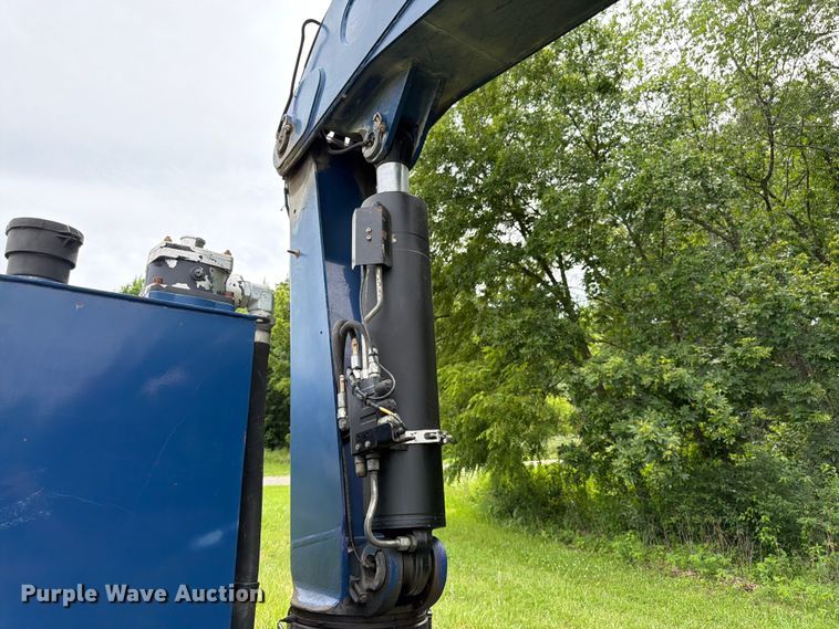 image for item FK3085 2007 Hiab 255K truck mounted crane