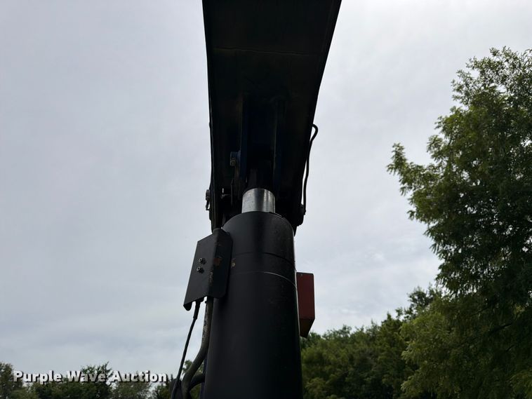 image for item FK3085 2007 Hiab 255K truck mounted crane
